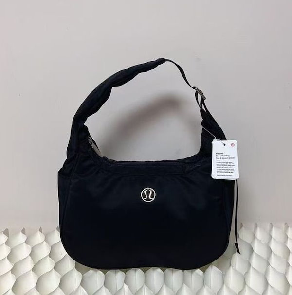 Qoo10] ルルレモン Lululemon ショルダーバッグ 旅