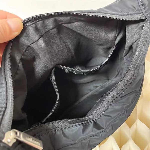 lululemon - ルルレモン　lululemon ショルダーバッグ　バッグ lululemon ルルレモン ショルダーバッグ ハーフムーンバッグ