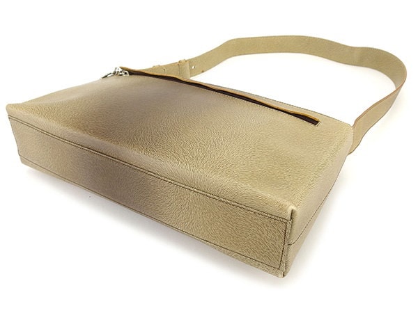 サルヴァトーレ フェラガモ Salvatore Ferragamo ショルダーバッグ ワンショルダー レディース ガンチーニ金具 ベージュ×ブラウン×シルバー レザー 美品 セール 【中古】 T82 サルヴァトーレ フェラガモ Salvatore Ferragamo ショルダーバッグ ワンショルダー レディース ガンチーニ金具 ベージュ×ブラウン×シルバー レザー 美品 セール 【中古】 T82