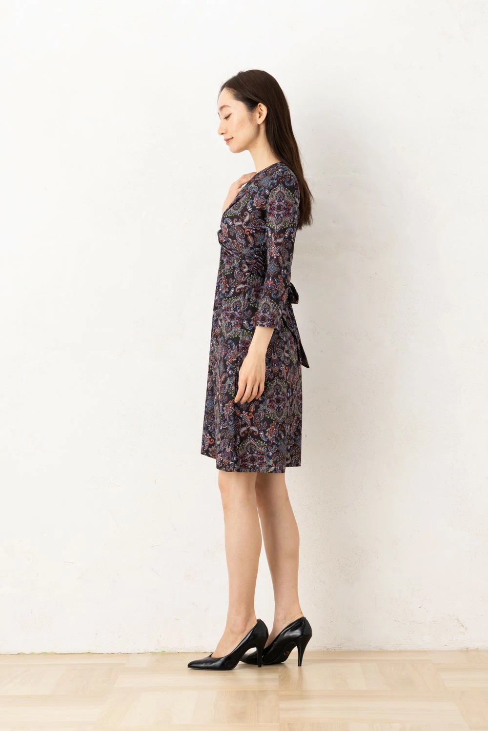 フィフィーユ(FIFILLES)ワンピース T1 T2 T3サイズ 七分袖 膝丈 Vネック ペイズリー柄 ジャージー生地 レディース フランス製 ワンピース ブラック フィフィーユ(FIFILLES)ワンピース T1 T2 T3サイズ 七分袖 膝丈 Vネック ペイズリー柄 ジャージー生地 レディース フランス製 ワンピース ブラック