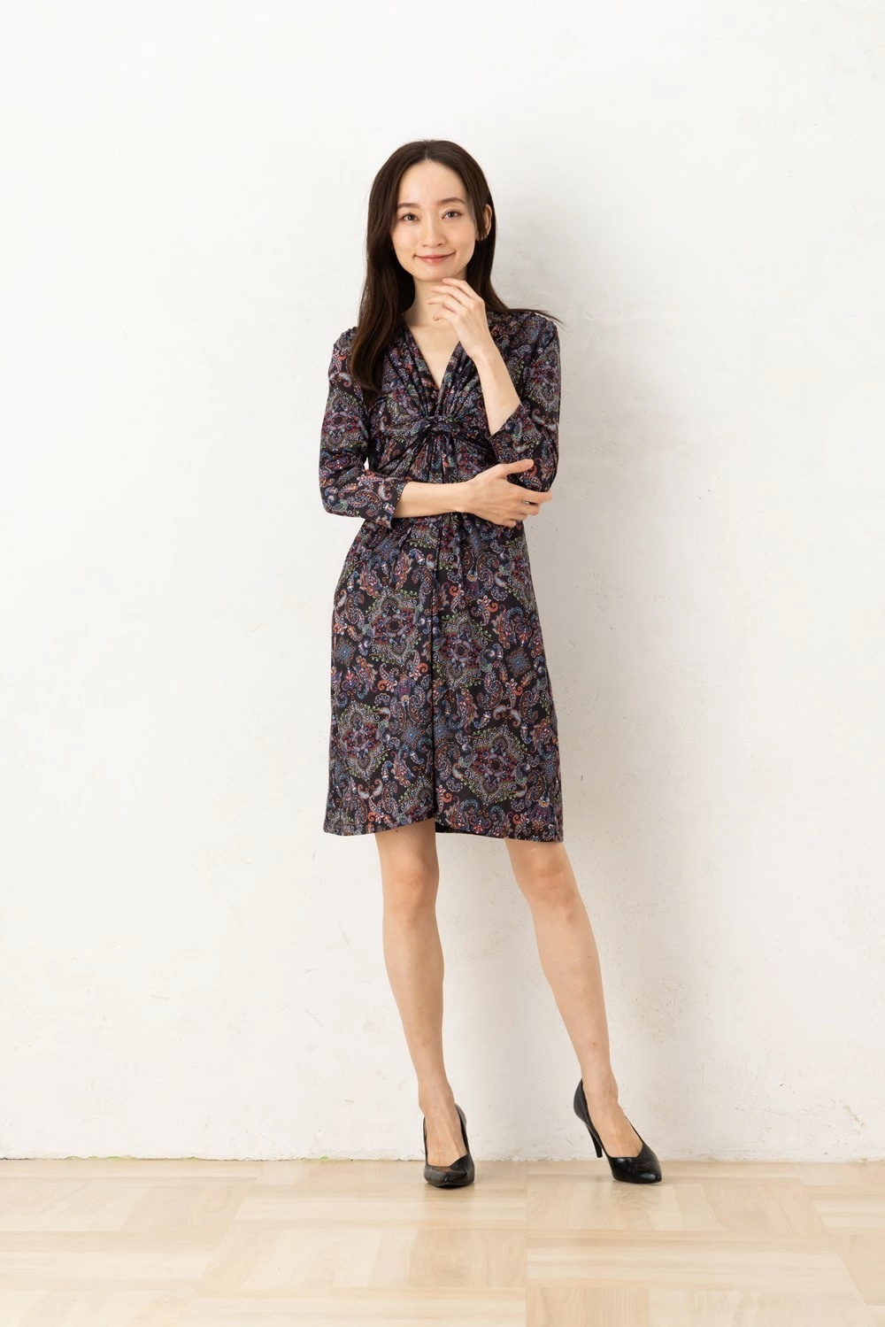 フィフィーユ(FIFILLES)ワンピース T1 T2 T3サイズ 七分袖 膝丈 Vネック ペイズリー柄 ジャージー生地 レディース フランス製 ワンピース ブラック フィフィーユ(FIFILLES)ワンピース T1 T2 T3サイズ 七分袖 膝丈 Vネック ペイズリー柄 ジャージー生地 レディース フランス製 ワンピース ブラック