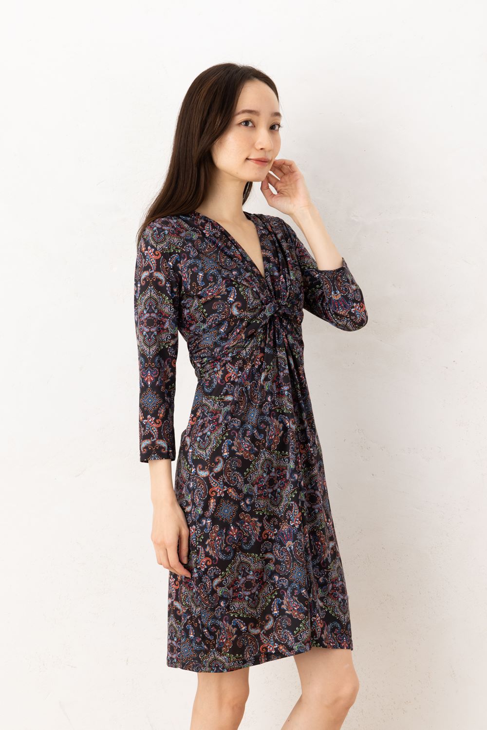 フィフィーユ(FIFILLES)ワンピース T1 T2 T3サイズ 七分袖 膝丈 Vネック ペイズリー柄 ジャージー生地 レディース フランス製 ワンピース ブラック フィフィーユ(FIFILLES)ワンピース T1 T2 T3サイズ 七分袖 膝丈 Vネック ペイズリー柄 ジャージー生地 レディース フランス製 ワンピース ブラック