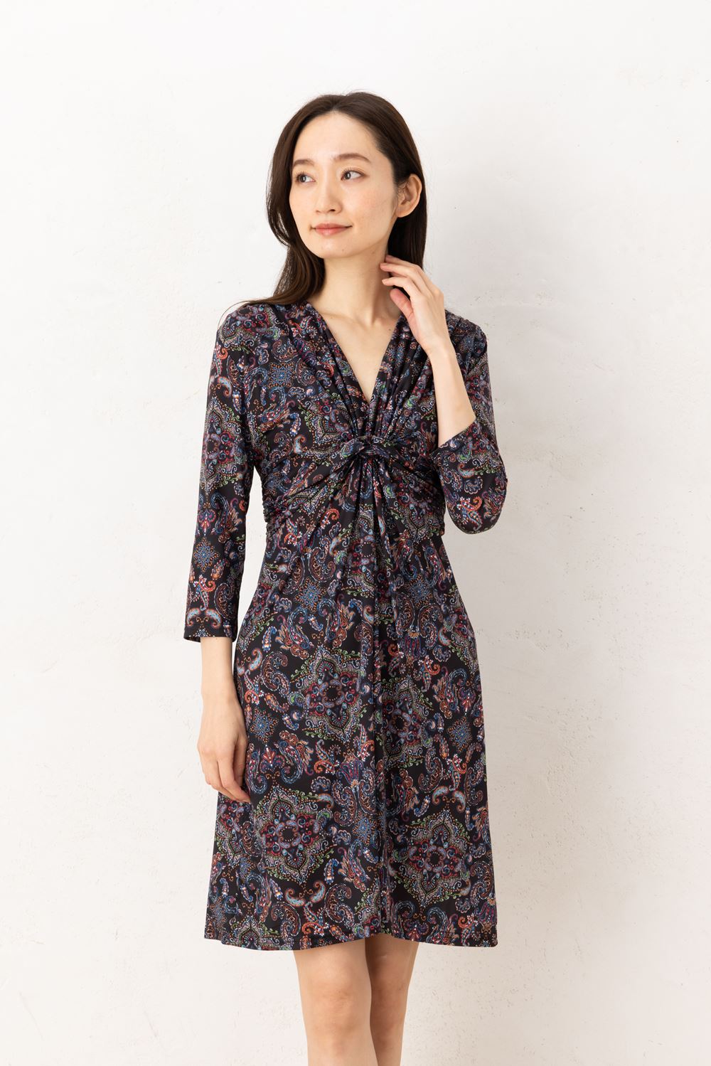 フィフィーユ(FIFILLES)ワンピース T1 T2 T3サイズ 七分袖 膝丈 Vネック ペイズリー柄 ジャージー生地 レディース フランス製 ワンピース ブラック フィフィーユ(FIFILLES)ワンピース T1 T2 T3サイズ 七分袖 膝丈 Vネック ペイズリー柄 ジャージー生地 レディース フランス製 ワンピース ブラック