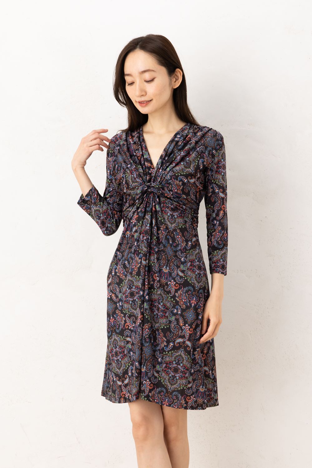 フィフィーユ(FIFILLES)ワンピース T1 T2 T3サイズ 七分袖 膝丈 Vネック ペイズリー柄 ジャージー生地 レディース フランス製 ワンピース ブラック フィフィーユ(FIFILLES)ワンピース T1 T2 T3サイズ 七分袖 膝丈 Vネック ペイズリー柄 ジャージー生地 レディース フランス製 ワンピース ブラック