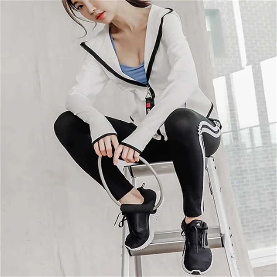 トレーニングウェア 2色 2種類 ジャケット アウター Aライン フレア ファスナー 薄手生地 厚手生地 裏地 可愛い 大人可愛い シンプル カジュアル コンサバ おしゃれ お洒落 高見え ヘルシー