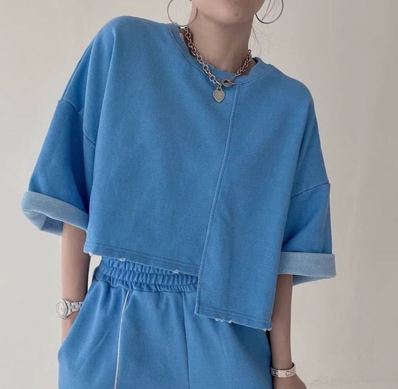 レディース トップス Tシャツ ショート丈 7分袖 袖あり ラウンドネック 襟なし アシンメトリー かわいい 大人可愛い シンプル カジュアル おしゃれ かっこいい ルーズ 個性的 ナチュラル 無地