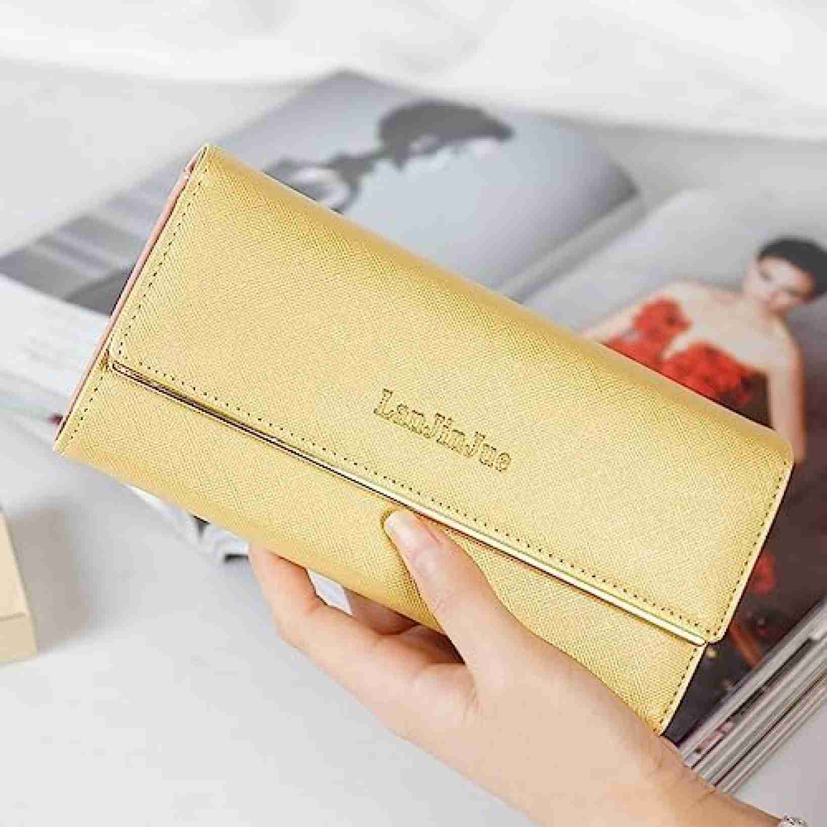 【20%OFFクーポン】三つ折り財布 レディース 長財布 英字柄 ボタン 大きい 軽量 大容量 お手頃 マチ付き 小銭入れ カード入れ 多機能 取り出しやすい イエロー 上品 コインケース ウォレット