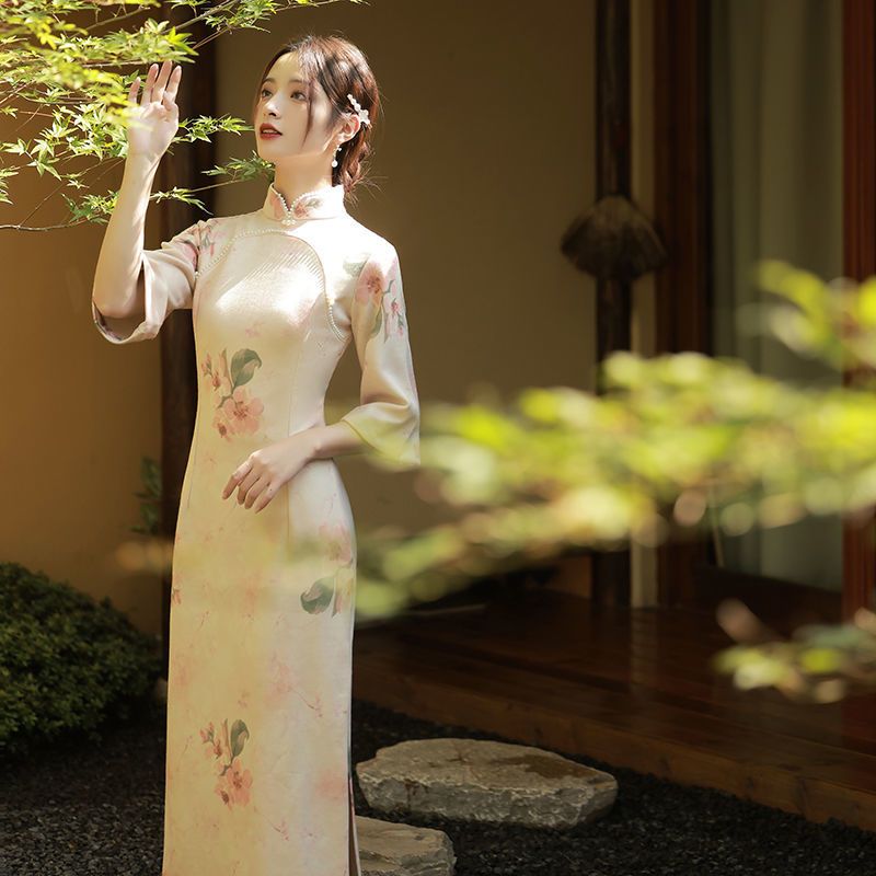 改良されたチャイナドレス2025反転大きな袖スエード若いスタイルの女性の秋スタイルの気質秋冬古代スタイル日常