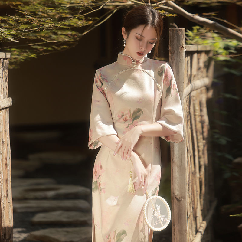 改良されたチャイナドレス2025反転大きな袖スエード若いスタイルの女性の秋スタイルの気質秋冬古代スタイル日常