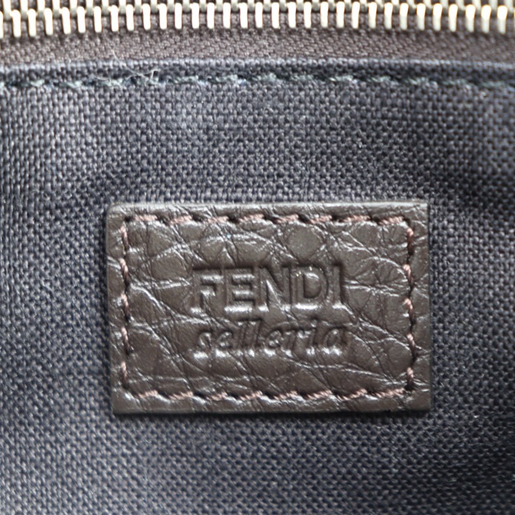 美品 FENDI フェンディ セカンドバッグ 7VA350 バグズアイ セレリア レザー ダークブラウン シルバー金具 クラッチバッグ ポーチ モンスター【本物保証】 美品 FENDI フェンディ セカンドバッグ 7VA350 バグズアイ セレリア レザー ダークブラウン シルバー金具 クラッチバッグ ポーチ モンスター【本物保証】