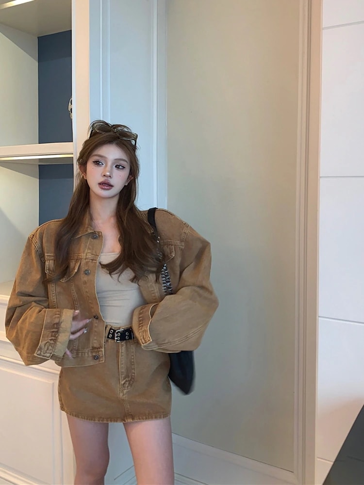 2025 秋冬 2点セット レトロっぽ カジュアル に 王道 ボタンアウター ショート丈トップスジャケット加工 ミニ丈 ハイウエストストレートセットアップ コーデ 韓国系ファッション 上下レディース 2025 秋冬 2点セット レトロっぽ カジュアル に 王道 ボタンアウター ショート丈トップスジャケット加工 ミニ丈 ハイウエストストレートセットアップ コーデ 韓国系ファッション 上下レディース