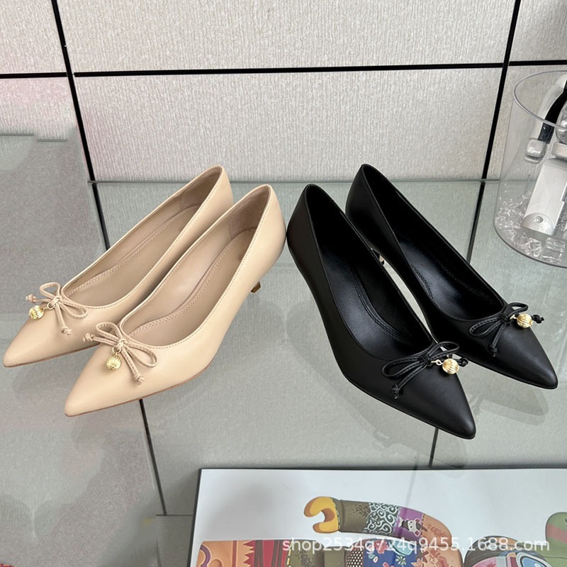 11 2022新しい先の尖ったつま先の浅い口弓弓レトロメタルボールシンヒールシングルシングルシングルシングルシングルシングルレディースファッショナブルなレディースファッショナブルな白いスタイル 11 2022新しい先の尖ったつま先の浅い口弓弓レトロメタルボールシンヒールシングルシングルシングルシングルシングルシングルレディースファッショナブルなレディースファッショナブルな白いスタイル