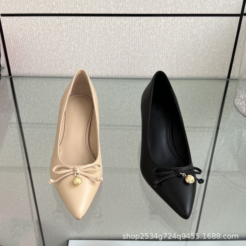 11 2022新しい先の尖ったつま先の浅い口弓弓レトロメタルボールシンヒールシングルシングルシングルシングルシングルシングルレディースファッショナブルなレディースファッショナブルな白いスタイル 11 2022新しい先の尖ったつま先の浅い口弓弓レトロメタルボールシンヒールシングルシングルシングルシングルシングルシングルレディースファッショナブルなレディースファッショナブルな白いスタイル