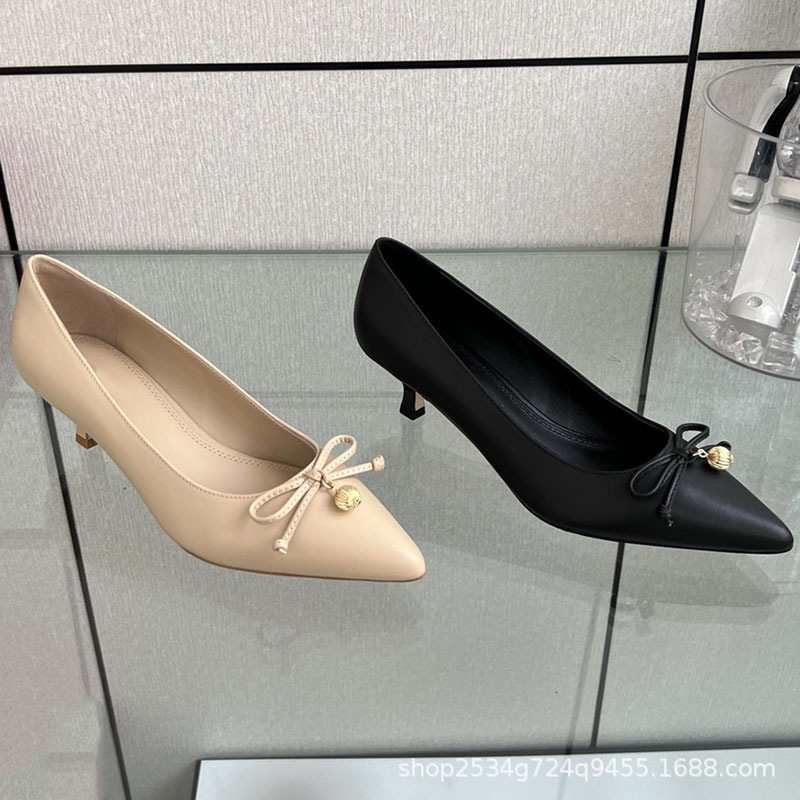 11 2022新しい先の尖ったつま先の浅い口弓弓レトロメタルボールシンヒールシングルシングルシングルシングルシングルシングルレディースファッショナブルなレディースファッショナブルな白いスタイル 11 2022新しい先の尖ったつま先の浅い口弓弓レトロメタルボールシンヒールシングルシングルシングルシングルシングルシングルレディースファッショナブルなレディースファッショナブルな白いスタイル