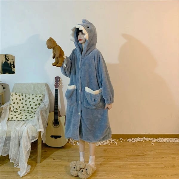 【激安開催!】もこもこパジャマ ナイトガウン レディース サメ柄 冬 かわいい 上下ゼット 長袖 ルームウェア 帽子付き 着る毛布 もこもこ パジャマ 部屋着 寝間着 おうち時間 女性用 ふわふわ 前 【激安開催!】もこもこパジャマ ナイトガウン レディース サメ柄 冬 かわいい 上下ゼット 長袖 ルームウェア 帽子付き 着る毛布 もこもこ パジャマ 部屋着 寝間着 おうち時間 女性用 ふわふわ 前