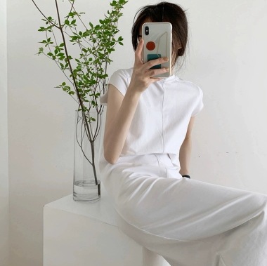 ワンピース モノトーンコーデ タイトワンピース 膝下 ミモレ丈 ノースリーブ 半袖 Uネック 襟なし スリム タイト 細身 ストレート スマート 切り替えデザイン 透け感 伸縮性 薄手 かわいい ワンピース モノトーンコーデ タイトワンピース 膝下 ミモレ丈 ノースリーブ 半袖 Uネック 襟なし スリム タイト 細身 ストレート スマート 切り替えデザイン 透け感 伸縮性 薄手 かわいい