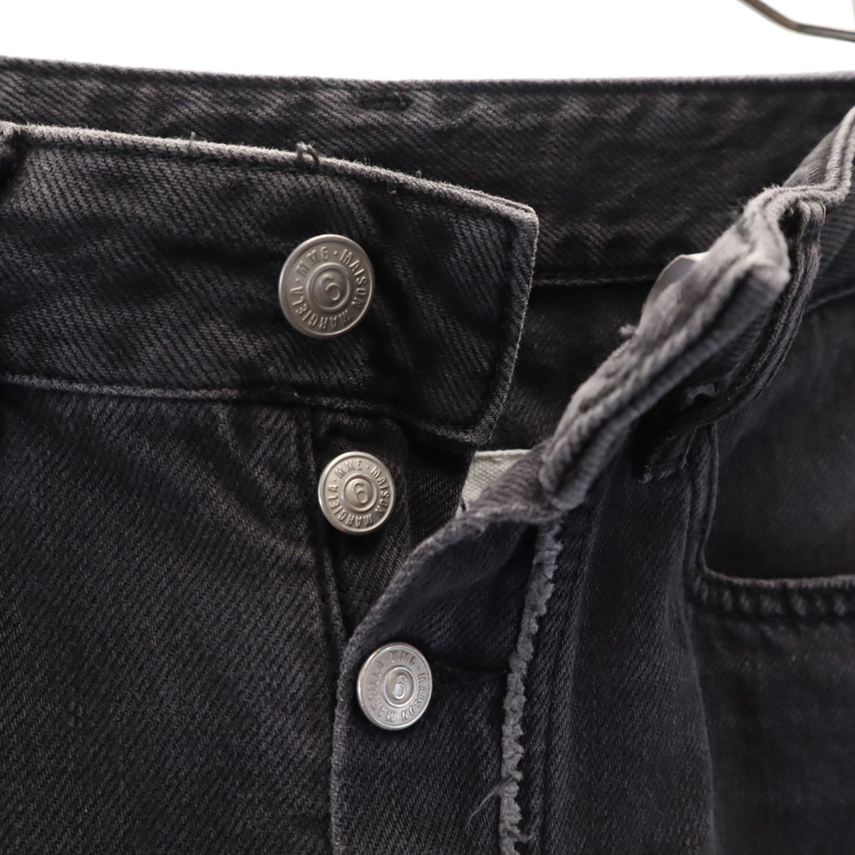 MM6 Maison Margiela エムエムシックス メゾンマルジェラ カットオフ スリムデニムパンツ 38 ブラック系 ジーンズ レディース 古着 MM6 Maison Margiela エムエムシックス メゾンマルジェラ カットオフ スリムデニムパンツ 38 ブラック系 ジーンズ レディース 古着