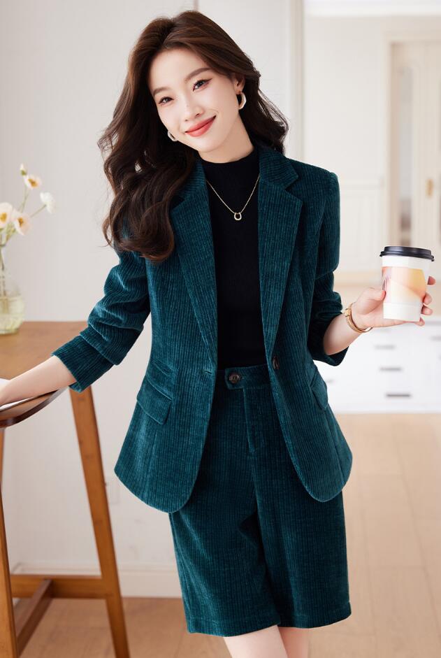 超人気 高評価!!秋冬 3色 スーツ レディース パンツスーツ 上下セット 無地 着痩せ テーラード ファッション コーデュロイジャケットボタン1つ+5分丈パンツ 2点セット 通勤 フォーマル OL 超人気 高評価!!秋冬 3色 スーツ レディース パンツスーツ 上下セット 無地 着痩せ テーラード ファッション コーデュロイジャケットボタン1つ+5分丈パンツ 2点セット 通勤 フォーマル OL