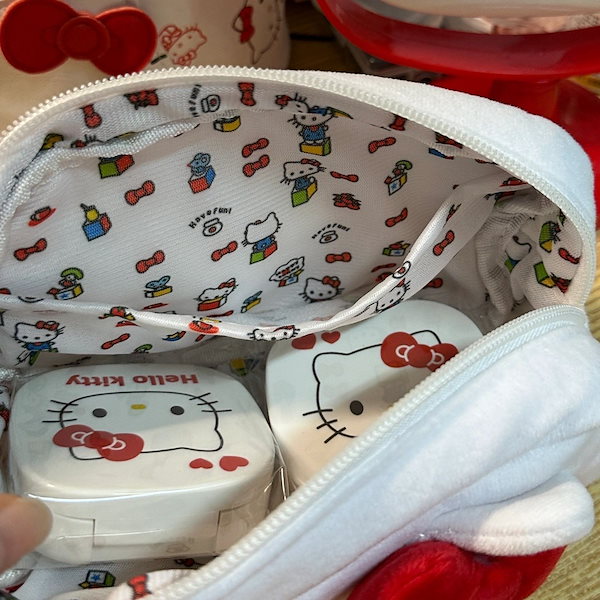 Qoo10] 【国内即納】キティちゃん 化粧ポーチ 韓