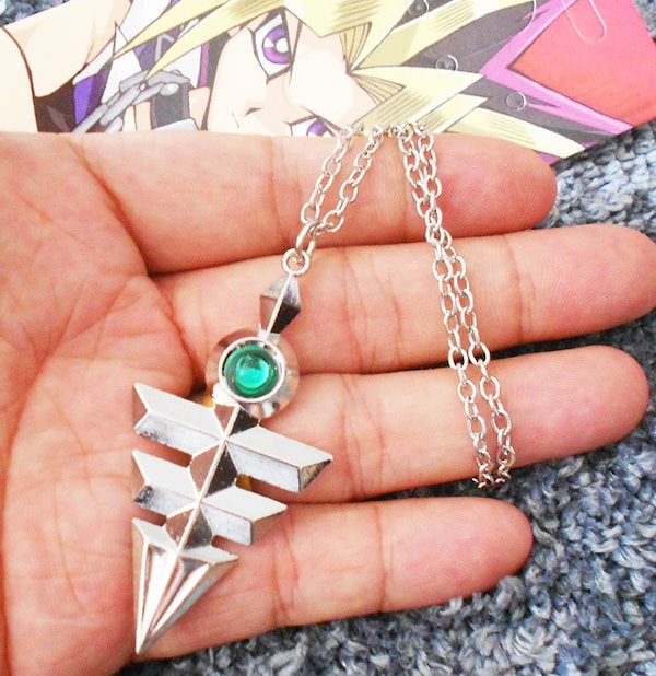 【希少品】遊戯王 20th 遊戯王展 ブラックマジシャン ペンダント ネックレス 希少品】遊戯王 20th 遊戯王展 ブラックマジシャン ペンダント