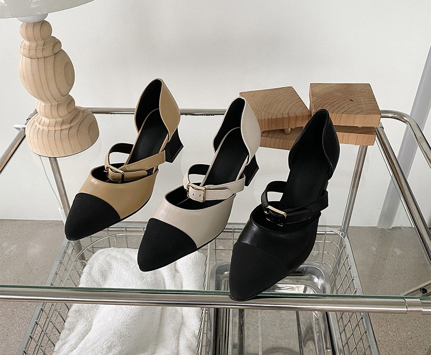 パンプス セパレート キャップトゥ ストラップ ポインテッドトゥ 黒 ベージュ アイボリー