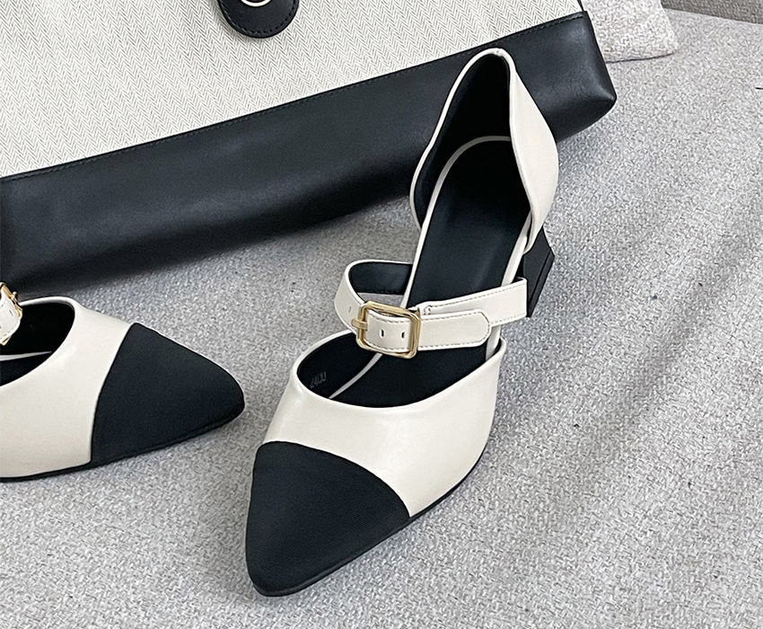 パンプス セパレート キャップトゥ ストラップ ポインテッドトゥ 黒 ベージュ アイボリー