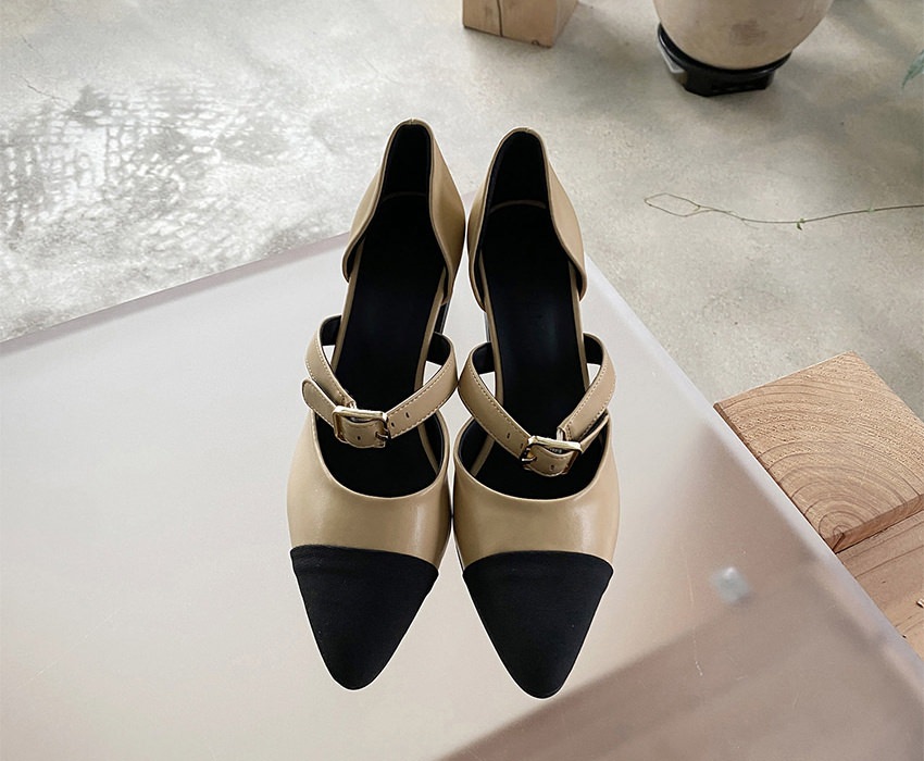 パンプス セパレート キャップトゥ ストラップ ポインテッドトゥ 黒 ベージュ アイボリー