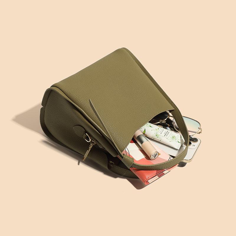 ショルバッグ レディース 柔らかい革 本革 レー 大きめ 軽量 仕切り 斜めがけ 肩掛け 2Way バッグ 50代 40代 30代 通勤 ビ プ ショルバッグ レディース 柔らかい革 本革 レー 大きめ 軽量 仕切り 斜めがけ 肩掛け 2Way バッグ 50代 40代 30代 通勤 ビ プ