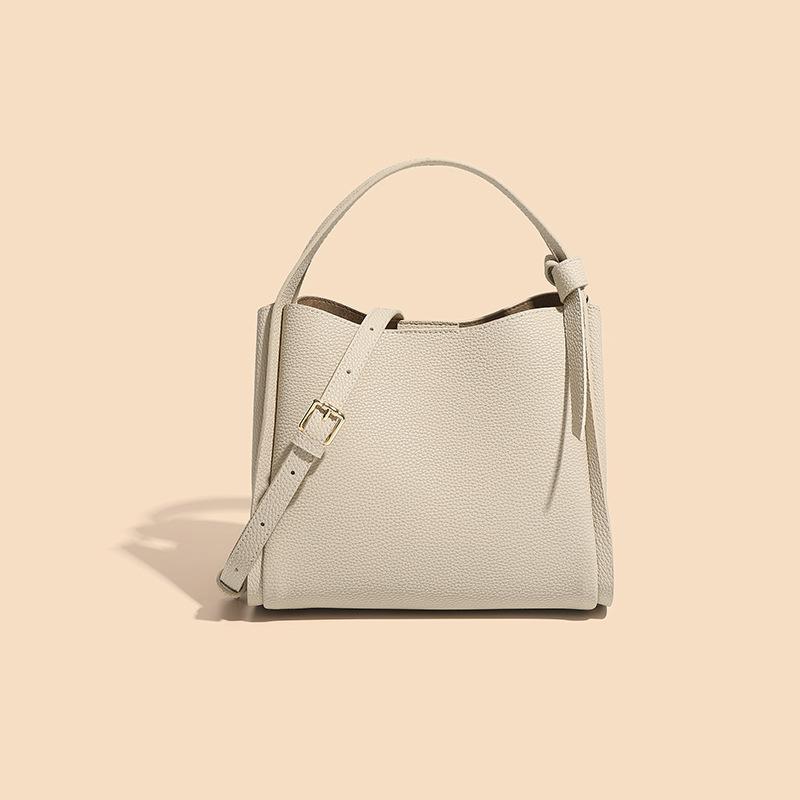 ショルバッグ レディース 柔らかい革 本革 レー 大きめ 軽量 仕切り 斜めがけ 肩掛け 2Way バッグ 50代 40代 30代 通勤 ビ プ ショルバッグ レディース 柔らかい革 本革 レー 大きめ 軽量 仕切り 斜めがけ 肩掛け 2Way バッグ 50代 40代 30代 通勤 ビ プ