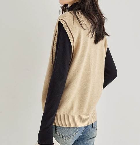 トップス ベスト ショート丈 袖なし 襟なし Vネック プルオーバー ニット かわいい 大人可愛い シンプル カジュアル 大人 上品 おしゃれ お洒落 かっこいい レトロ 大人女子 こなれ感 ラフ キ