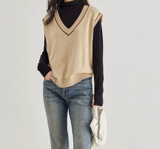 トップス ベスト ショート丈 袖なし 襟なし Vネック プルオーバー ニット かわいい 大人可愛い シンプル カジュアル 大人 上品 おしゃれ お洒落 かっこいい レトロ 大人女子 こなれ感 ラフ キ