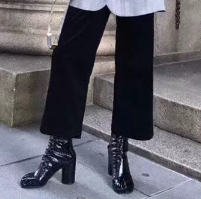 異国風 レディース ブーツ ショートブーツ ハイヒール 太ヒール 8 美脚 脚長 足袋風 馬蹄風 革 大人可愛い きれいめ シンプル カジュアル 上品 おしゃれ かっこいい エレガント マニッシュ 異国風 レディース ブーツ ショートブーツ ハイヒール 太ヒール 8 美脚 脚長 足袋風 馬蹄風 革 大人可愛い きれいめ シンプル カジュアル 上品 おしゃれ かっこいい エレガント マニッシュ