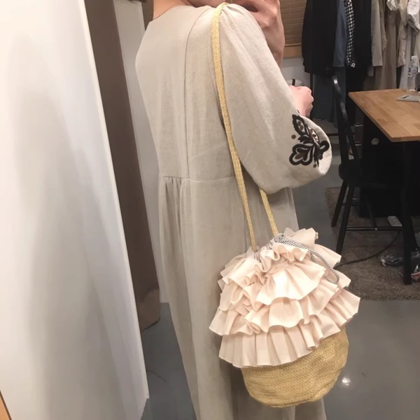 2カラー ルーズなハーフオープンカラーの長袖ドレス レディース ワンピース ドレス フレアスカート ロングスカート 膝下 ロング ミドル丈 長袖 襟なし ノーカラー フレア ストレート 2カラー ルーズなハーフオープンカラーの長袖ドレス レディース ワンピース ドレス フレアスカート ロングスカート 膝下 ロング ミドル丈 長袖 襟なし ノーカラー フレア ストレート