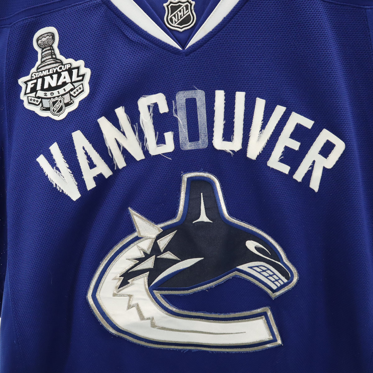 NHL バンクーバー・カナックス 長袖 ゲーム シャツ XL 青紺 ホッケー Vancouver Canucks メンズ 古着 NHL バンクーバー・カナックス 長袖 ゲーム シャツ XL 青紺 ホッケー Vancouver Canucks メンズ 古着