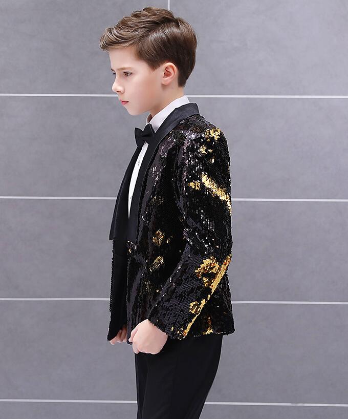 【急速出荷!】ステージ衣装 キッズ スパンコールスーツ ジャケット パンツ シャツ 蝶ネクタイ男の子 カラースーツ 長袖 スーツコート 子供 テーラードジャケット おしゃれ 派手 結婚式 ピアノ発表会 【急速出荷!】ステージ衣装 キッズ スパンコールスーツ ジャケット パンツ シャツ 蝶ネクタイ男の子 カラースーツ 長袖 スーツコート 子供 テーラードジャケット おしゃれ 派手 結婚式 ピアノ発表会