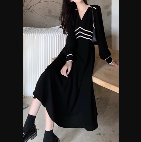 ワンピース ミモレ 袖あり 長袖 Vネック 襟なし フレア デザイン トリム 美ライン ニュアンス ラインデザイン かわいい 大人可愛い きれいめ シンプル カジュアル 大人 上品 おしゃれ お洒落 ワンピース ミモレ 袖あり 長袖 Vネック 襟なし フレア デザイン トリム 美ライン ニュアンス ラインデザイン かわいい 大人可愛い きれいめ シンプル カジュアル 大人 上品 おしゃれ お洒落