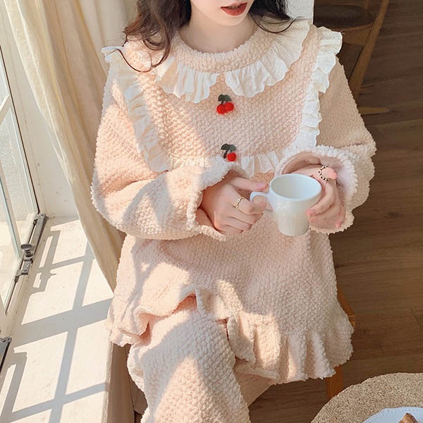 ルームウェア 寝巻き 寝間着 かわいい 暖かい ズボン付き いちご柄 パジャマ 着心地よい レディース ゆったり 気持ちいい 癒し感 長袖パジャマ お揃い サンゴベルベット 冬 女の子