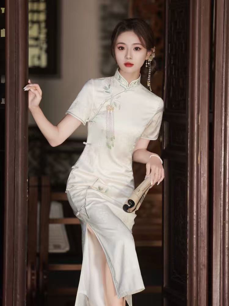 チャイナドレス 刺繍 ハイクオリティ 優雅 ワンピース 半袖 ホワイト チャイナドレス 刺繍 ハイクオリティ 優雅 ワンピース 半袖 ホワイト