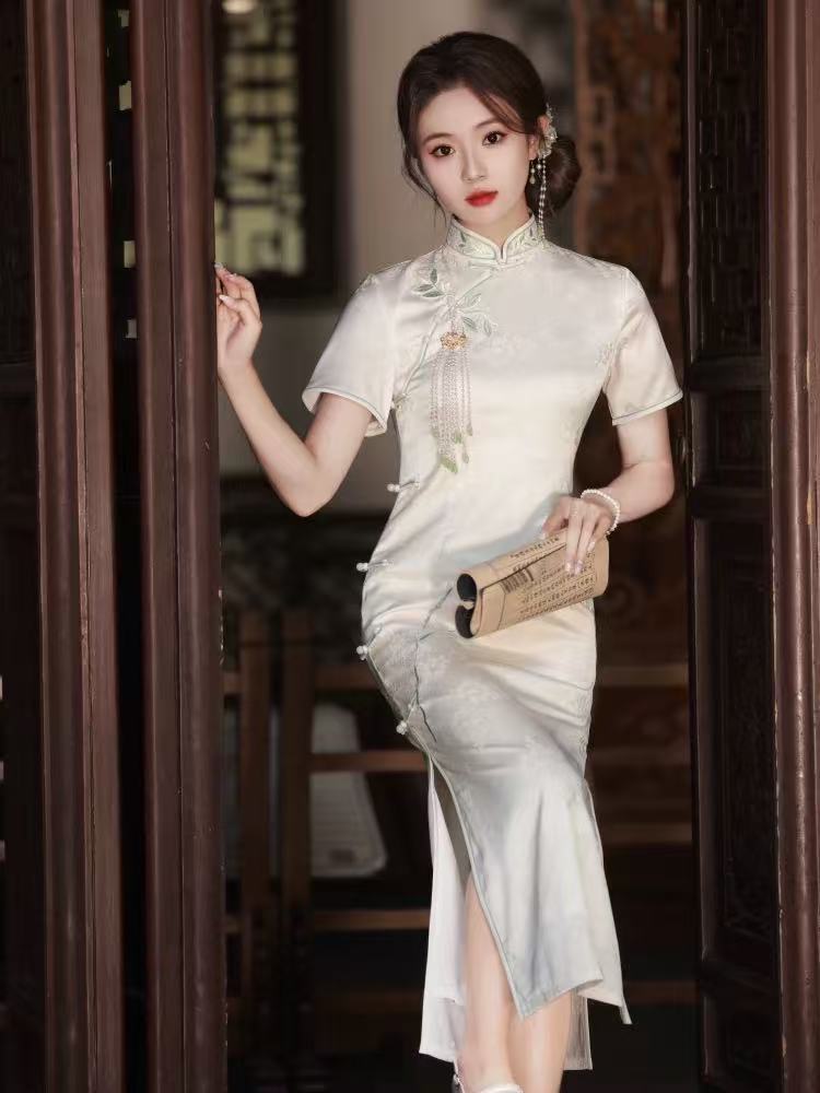 チャイナドレス 刺繍 ハイクオリティ 優雅 ワンピース 半袖 ホワイト チャイナドレス 刺繍 ハイクオリティ 優雅 ワンピース 半袖 ホワイト