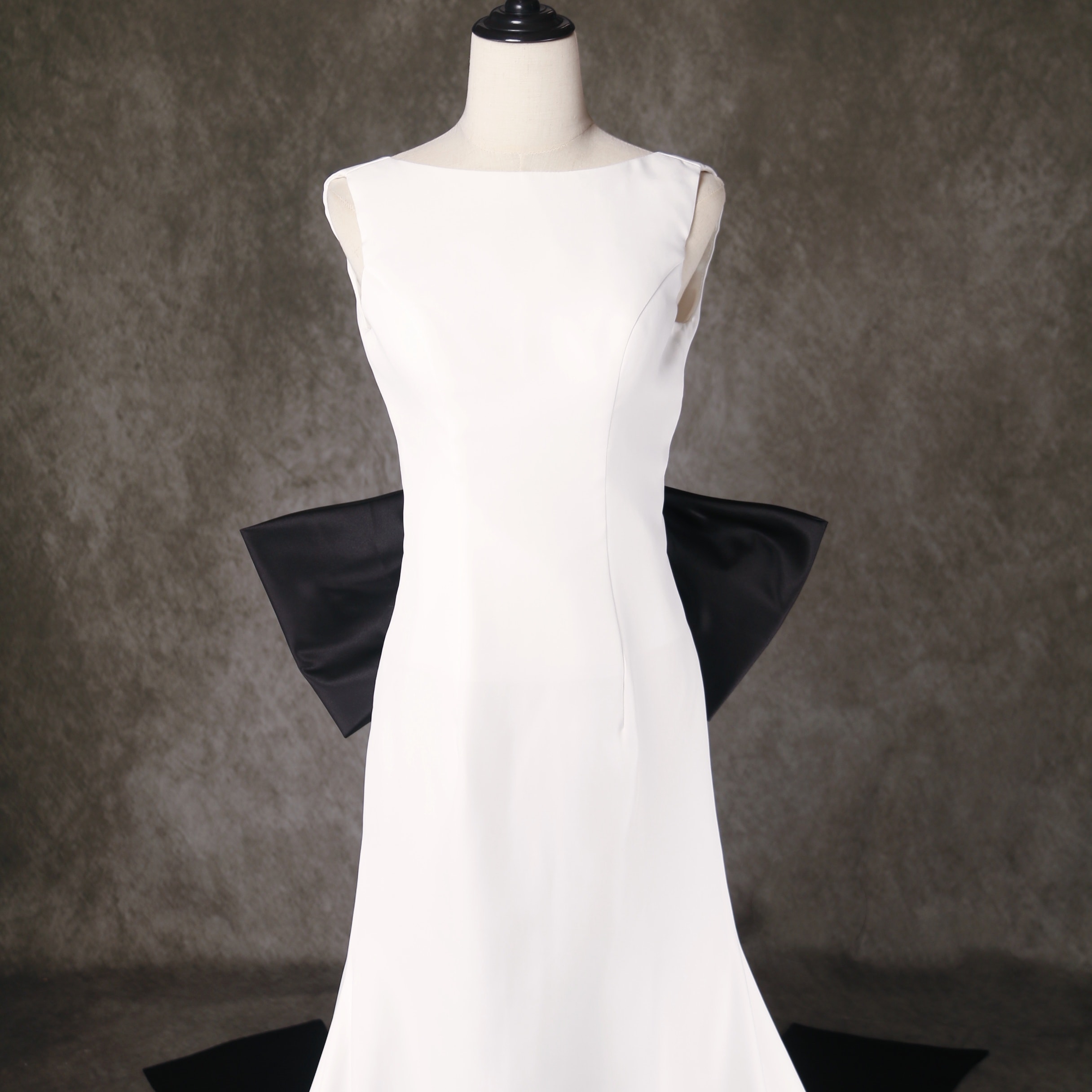 パーティードレス ふっくら柔らかなバックリボン ソフトマーメイドライン ノースリーブ バックレス