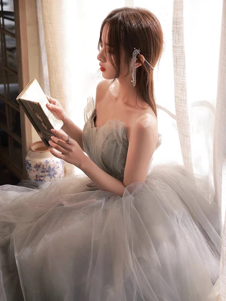 ウェディングドレス グレー パーティードレス トレーンライン 花嫁ロングドレス 簡約 結婚式 二次会 エレガント レース お呼ばれ 挙式 ウェディングドレス グレー パーティードレス トレーンライン 花嫁ロングドレス 簡約 結婚式 二次会 エレガント レース お呼ばれ 挙式