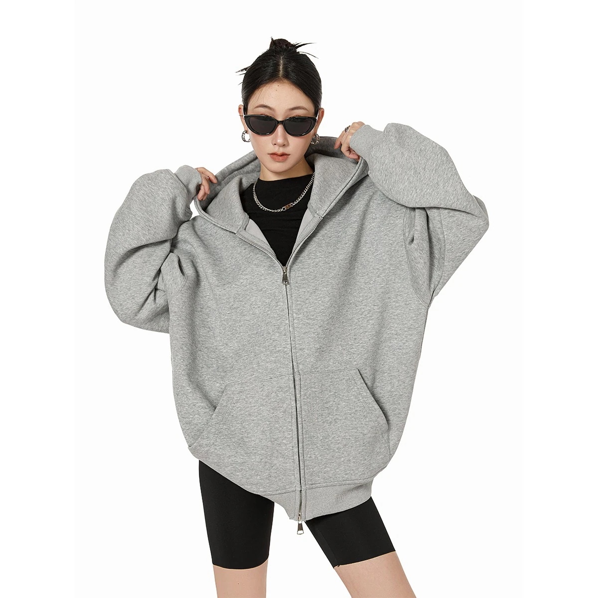 2025春夏トップス パーカー フード付き チャック 長袖 ストライプ ゆったり 細見え 白 黒 おしゃれ かわいい ガーリー キュートフル甘め 韓国ファッション レディース お出かけフルトラック 2025春夏トップス パーカー フード付き チャック 長袖 ストライプ ゆったり 細見え 白 黒 おしゃれ かわいい ガーリー キュートフル甘め 韓国ファッション レディース お出かけフルトラック