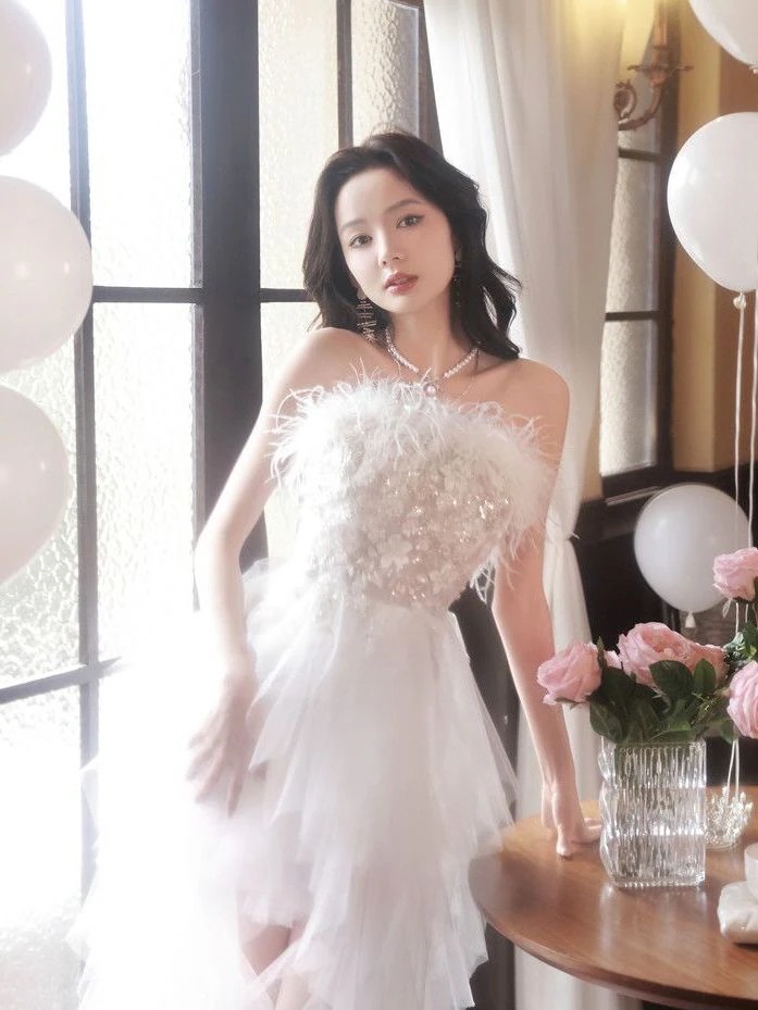 【 3日で出荷 】白いロングイブニングドレススカート 2024新しい高感度ドレス セレブライトラグジュアリーバースデープリンセスドレス パーティードレス ウェディングドレス 結婚式ドレス