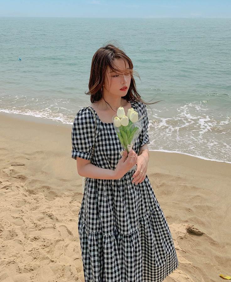 レディース ワンピース ギンガムチェック ティアード ミモレ丈 ロング丈 膝下 半袖 パフスリーブ スクエアネック フレア デコルテ見せ 体型 カバー かわいい 大人可愛い シンプル カジュアル おし レディース ワンピース ギンガムチェック ティアード ミモレ丈 ロング丈 膝下 半袖 パフスリーブ スクエアネック フレア デコルテ見せ 体型 カバー かわいい 大人可愛い シンプル カジュアル おし