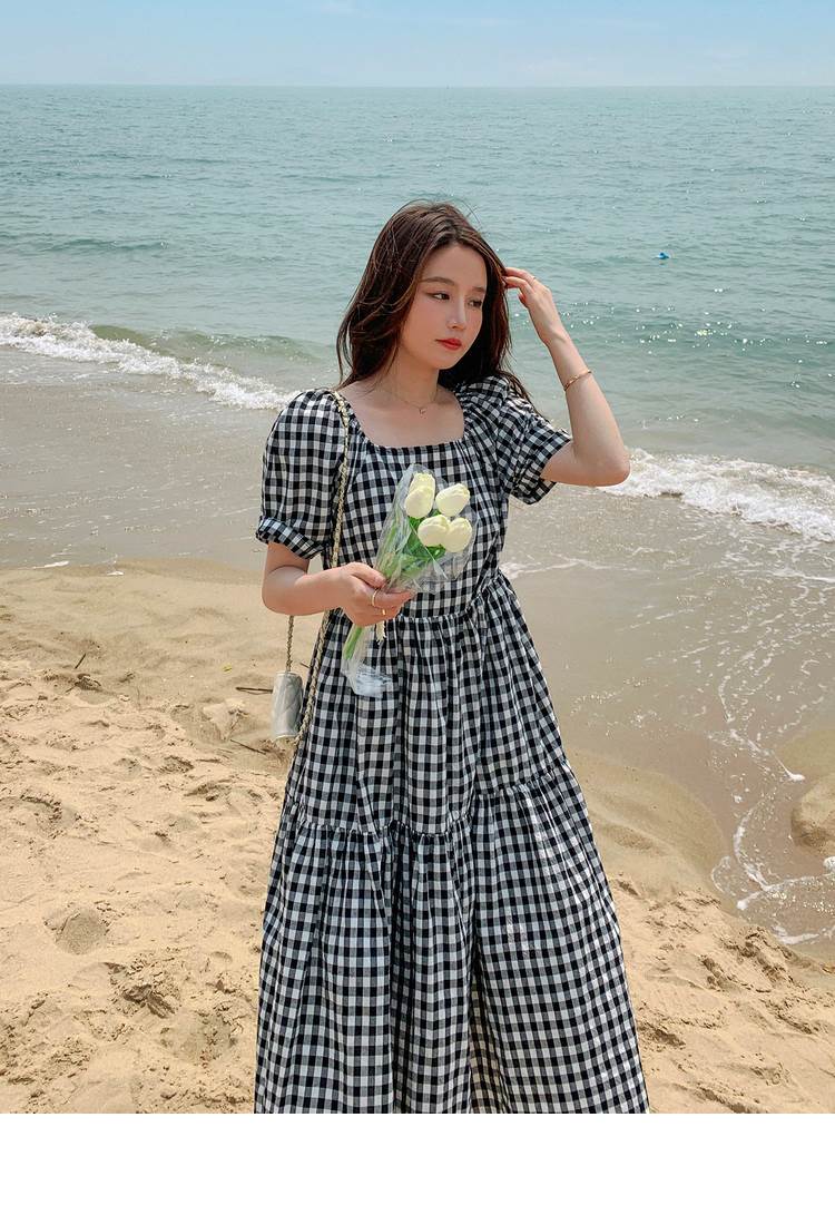 レディース ワンピース ギンガムチェック ティアード ミモレ丈 ロング丈 膝下 半袖 パフスリーブ スクエアネック フレア デコルテ見せ 体型 カバー かわいい 大人可愛い シンプル カジュアル おし レディース ワンピース ギンガムチェック ティアード ミモレ丈 ロング丈 膝下 半袖 パフスリーブ スクエアネック フレア デコルテ見せ 体型 カバー かわいい 大人可愛い シンプル カジュアル おし