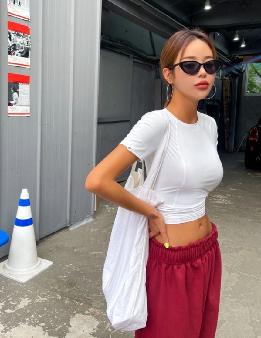トップス Tシャツ カットソー トップス 袖あり 半袖 Uネック