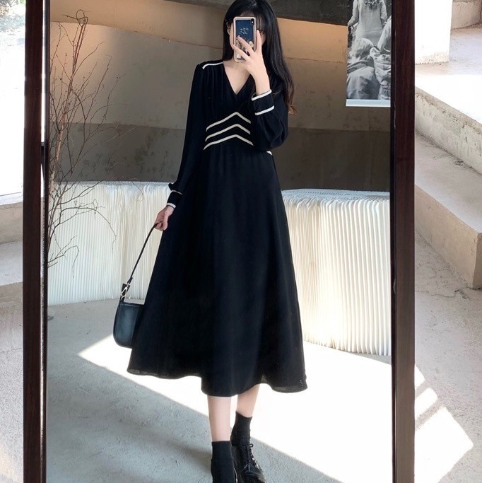 ワンピース フレアワンピース ミモレ ミモレ丈 ロング ロング丈 長袖 Vネック フレア Aライン ハイウエスト かわいい 大人可愛い おしゃれ お洒落 レトロ ラブリー キュート ガーリー 無地 春