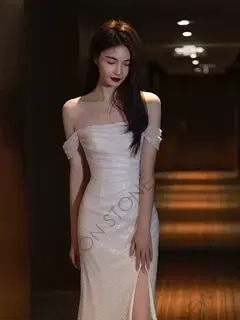 白いワンショルダーのハイエンドイブニングドレス-22