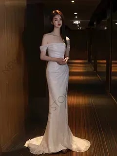 白いワンショルダーのハイエンドイブニングドレス-22