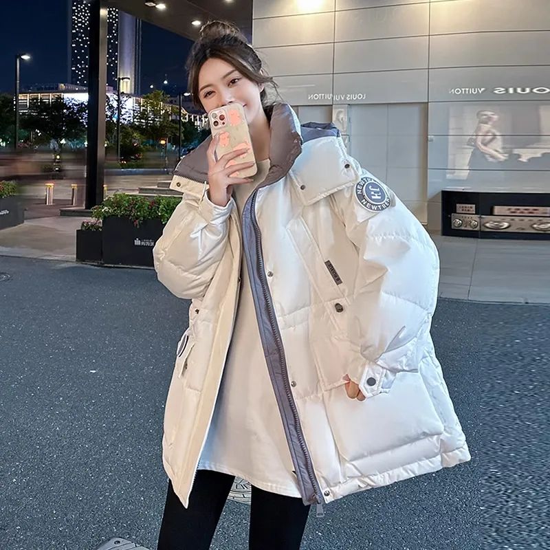ダウン綿服女性2024年冬の新型ファッションゆるい中長タイプウエストフード付き綿服フード付きコートブーム ダウン綿服女性2024年冬の新型ファッションゆるい中長タイプウエストフード付き綿服フード付きコートブーム